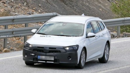 Opel Insignia Sports Tourer spy photos