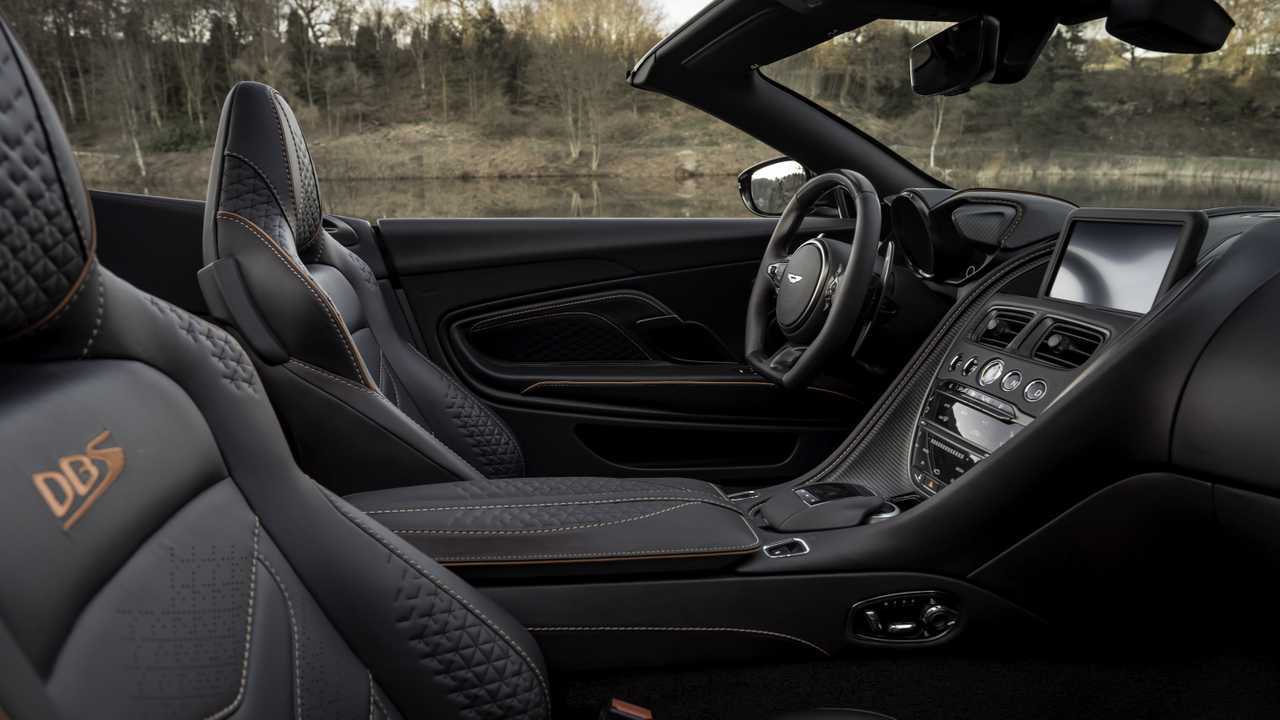 Aston Martin DBS Superleggera Volante