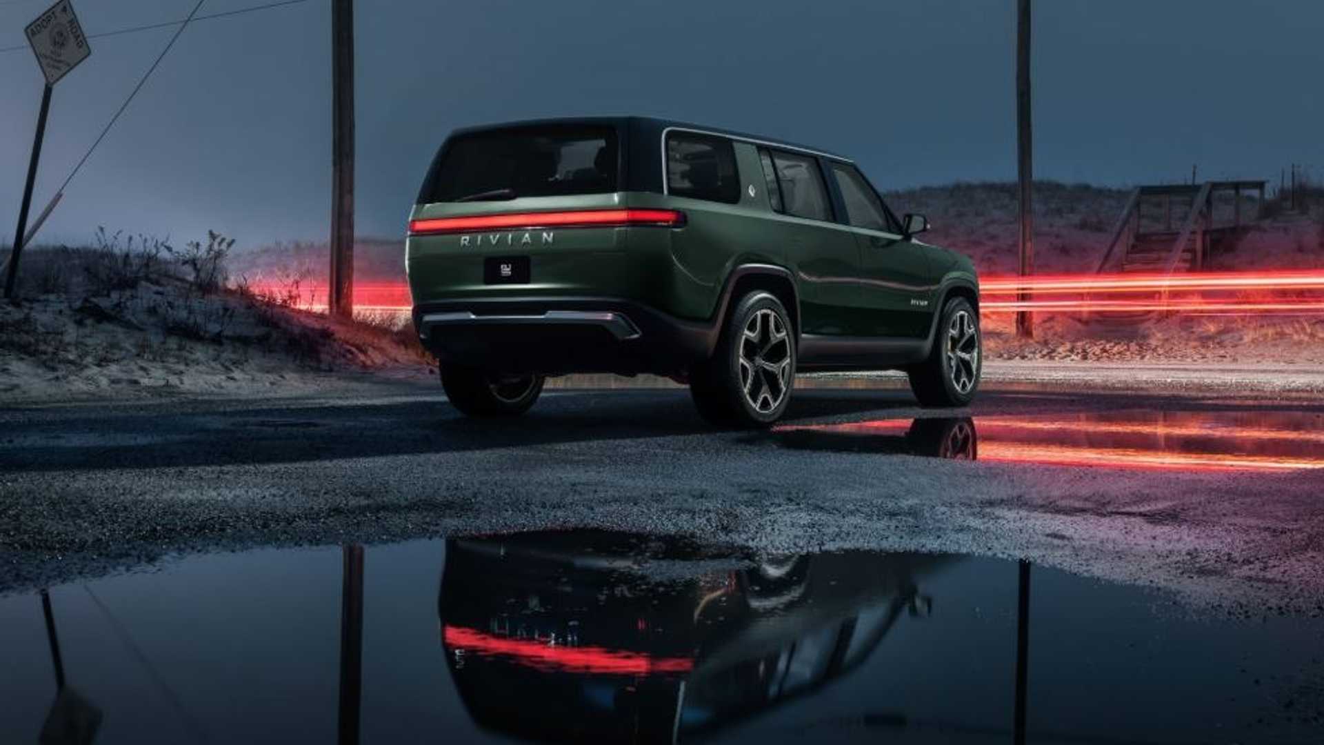 Rivian R1S Electric SUV's Removable Roof Opens Up New Possibilities