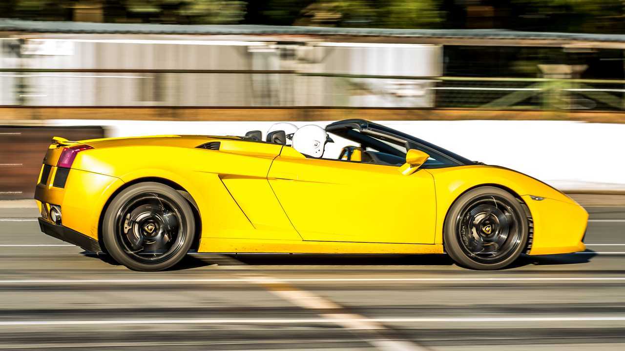 Lamborghini Gallardo on track