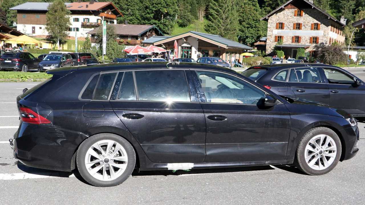 2020 Skoda Octavia Combi spy photo