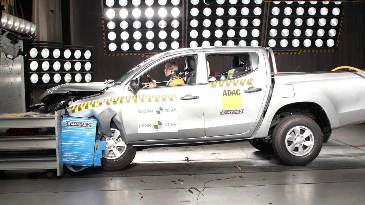 Chevrolet Onix Hatch e Mitsubishi L200 - Latin NCAP