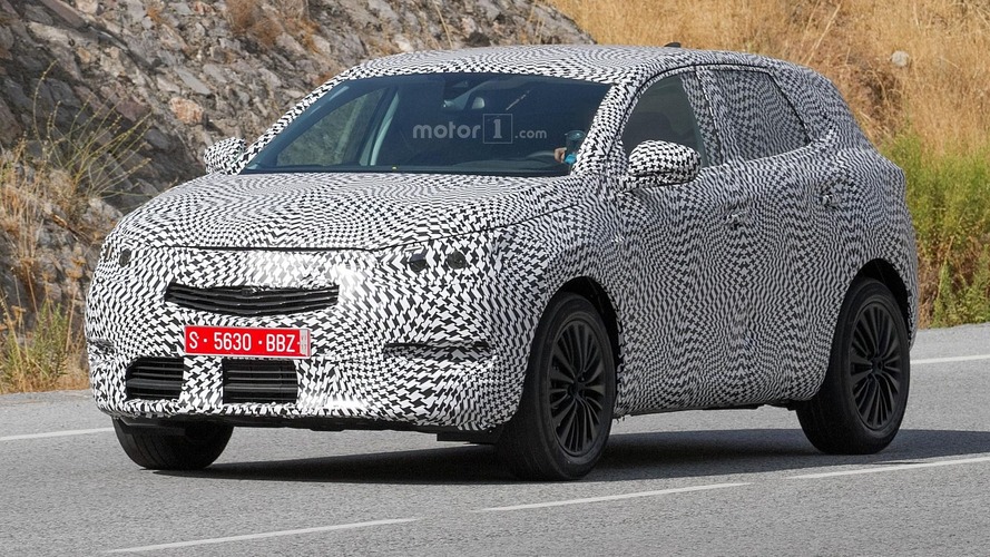 Peugeot 2008 2018 fotos espía