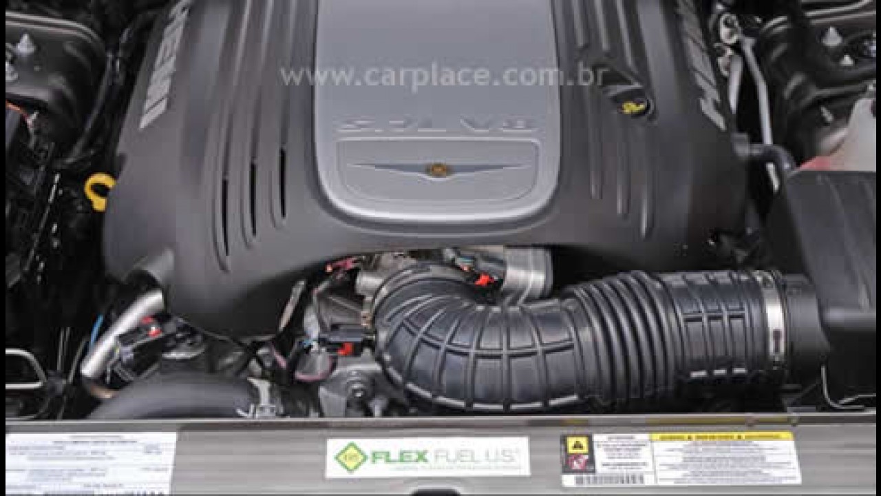 W.P. Chrysler Executive Series 300C Rodeo Drive Plus 6 bicombustível