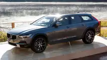 2017 Volvo V90 Cross Country