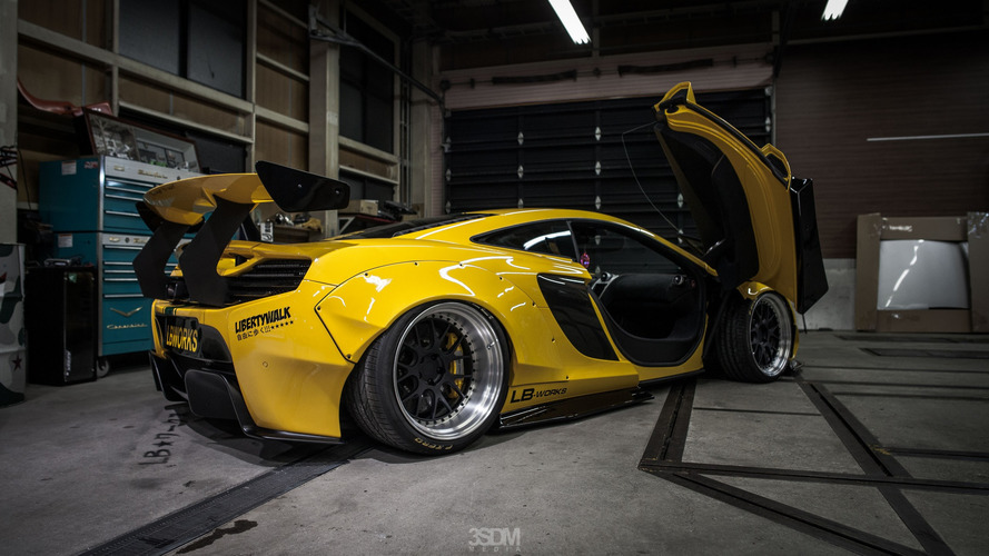 Liberty Walk McLaren 650S
