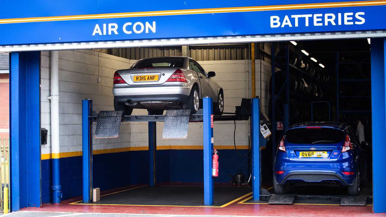Garage in Hanley Staffordshire cars being repaired