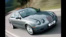 Jaguar poliert S-Type