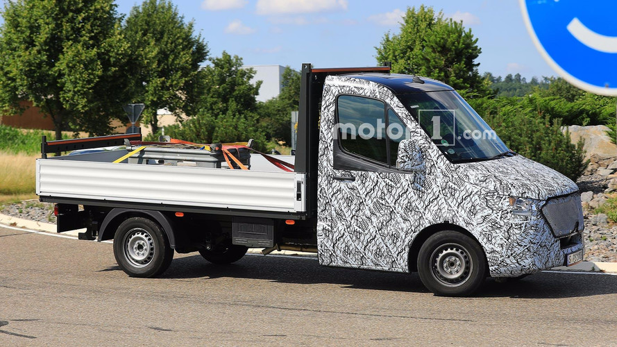 Mercedes-Benz Sprinter Spy Pics