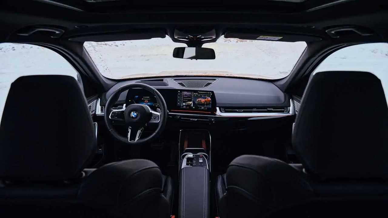 Foto - BMW X1 sulla neve