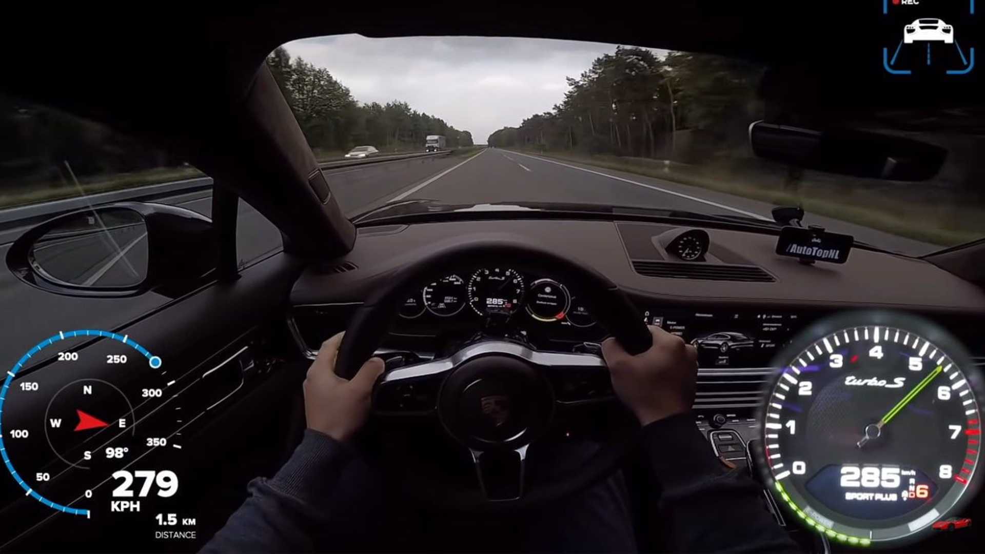 Porsche Panamera Turbo vs Turbo S on the Autobahn