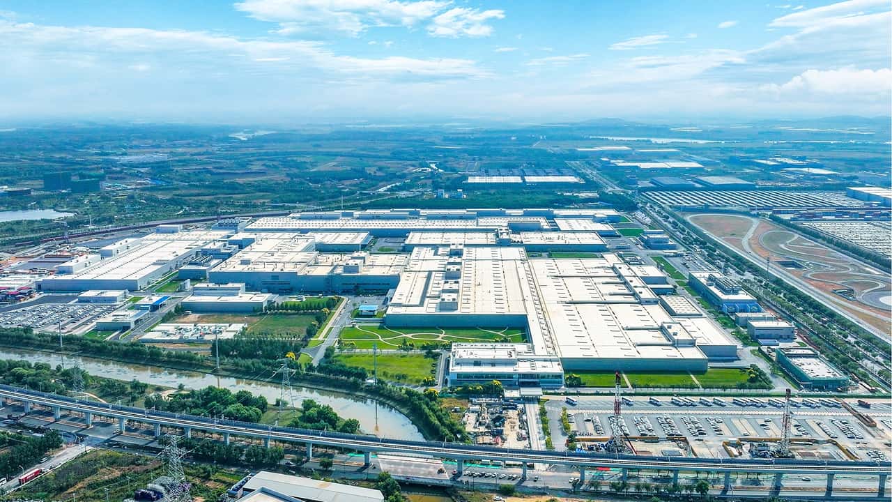 L'impianto di produzione batterie Gen6 di BMW a Shenyang, Cina