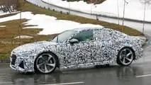 Photo d'espionnage latérale de l'Audi RS7 de nouvelle génération