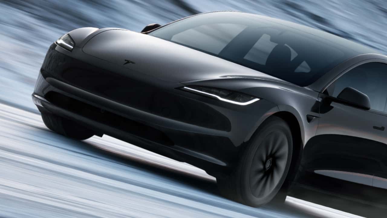 La guida autonoma di Tesla in Olanda