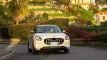 Suzuki Swift Hybrid 2025 Sakura - Foto dinamiche