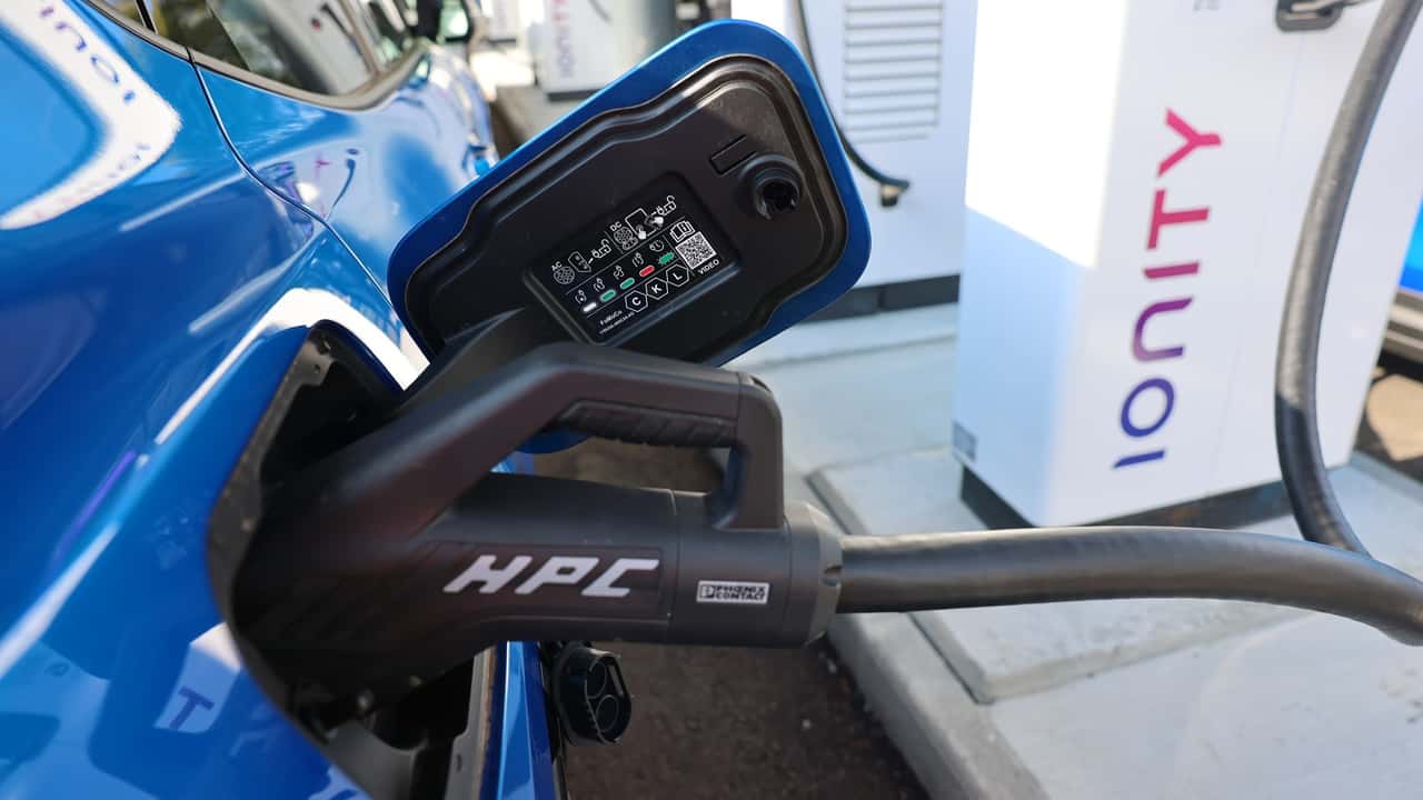La prima stazione autostradale in Italia per auto elettriche