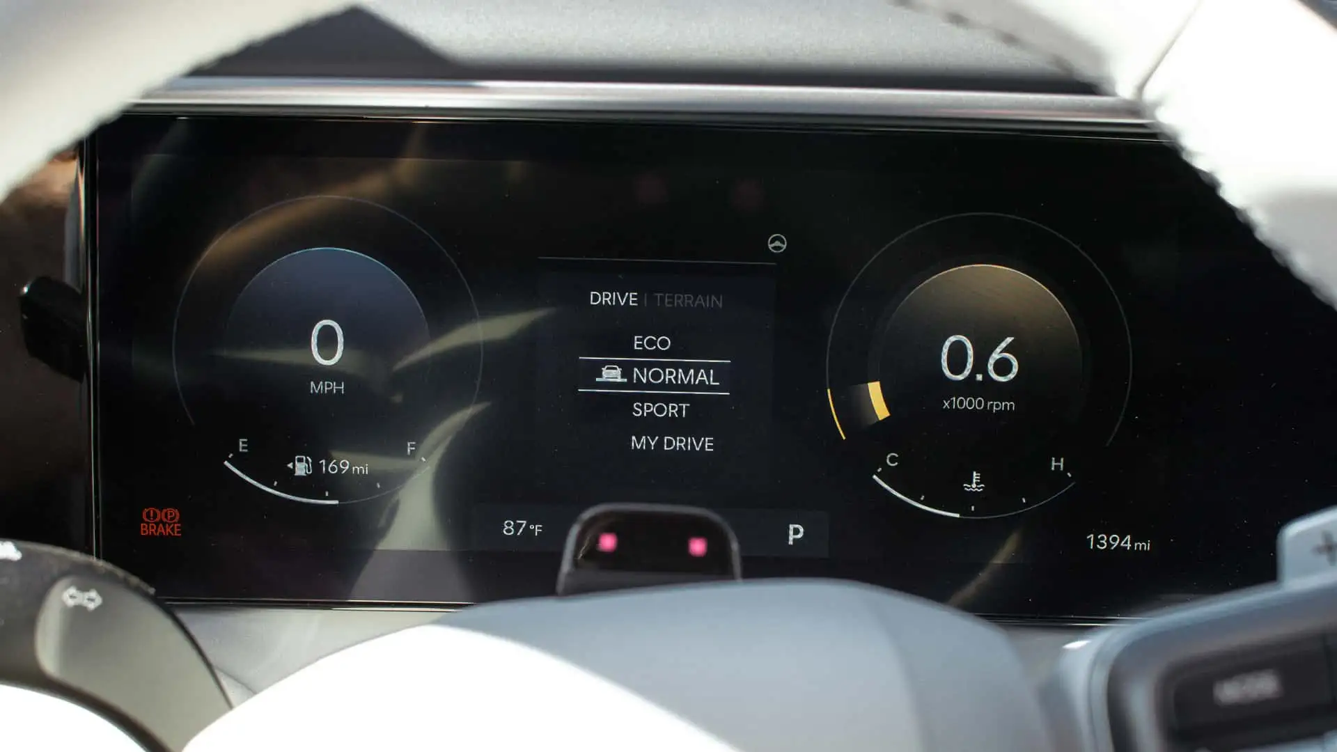 https://cdn.motor1.com/images/mgl/L3XB8W/s1/2026-hyundai-palisade-review.webp