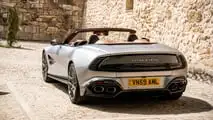 Aston Martin Vanquish Volante (2025) messa alla prova