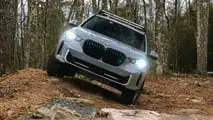 BMW X5 2025 con pacchetto Off-Road