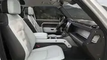 Land Rover Defender, intérieur et coffre