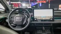 Toyota C-HR+, gli interni