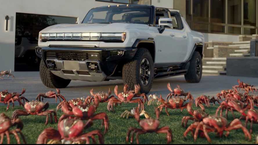 GMC Hummer EV похвастался режимом CrabWalk в забавной рекламе