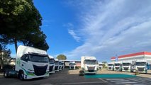 Foto - Iveco consegna 35 S-Way a metano fra AEV Srl e Canguro SpA