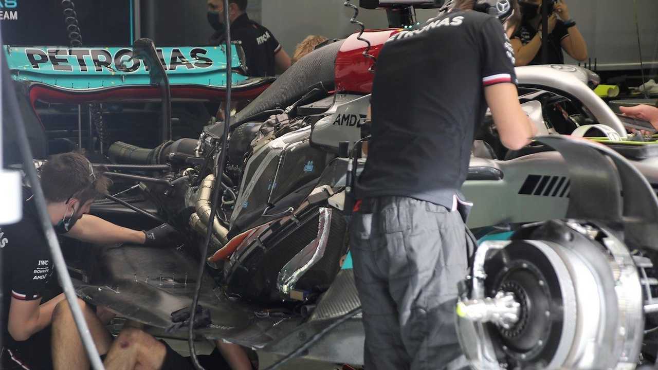 Mercedes W13, la mecánica sigue siendo la misma que en Barcelona. Giorgio Piola