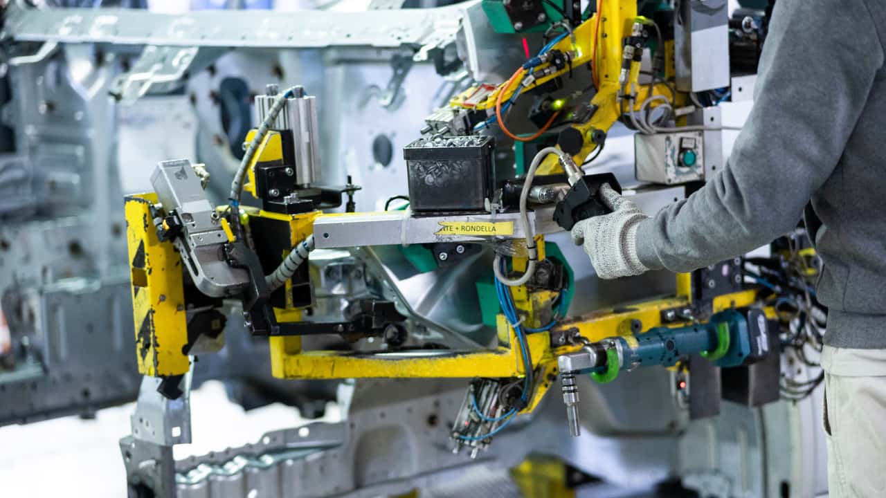 Hongqi punta agli stabilimenti di Stellantis