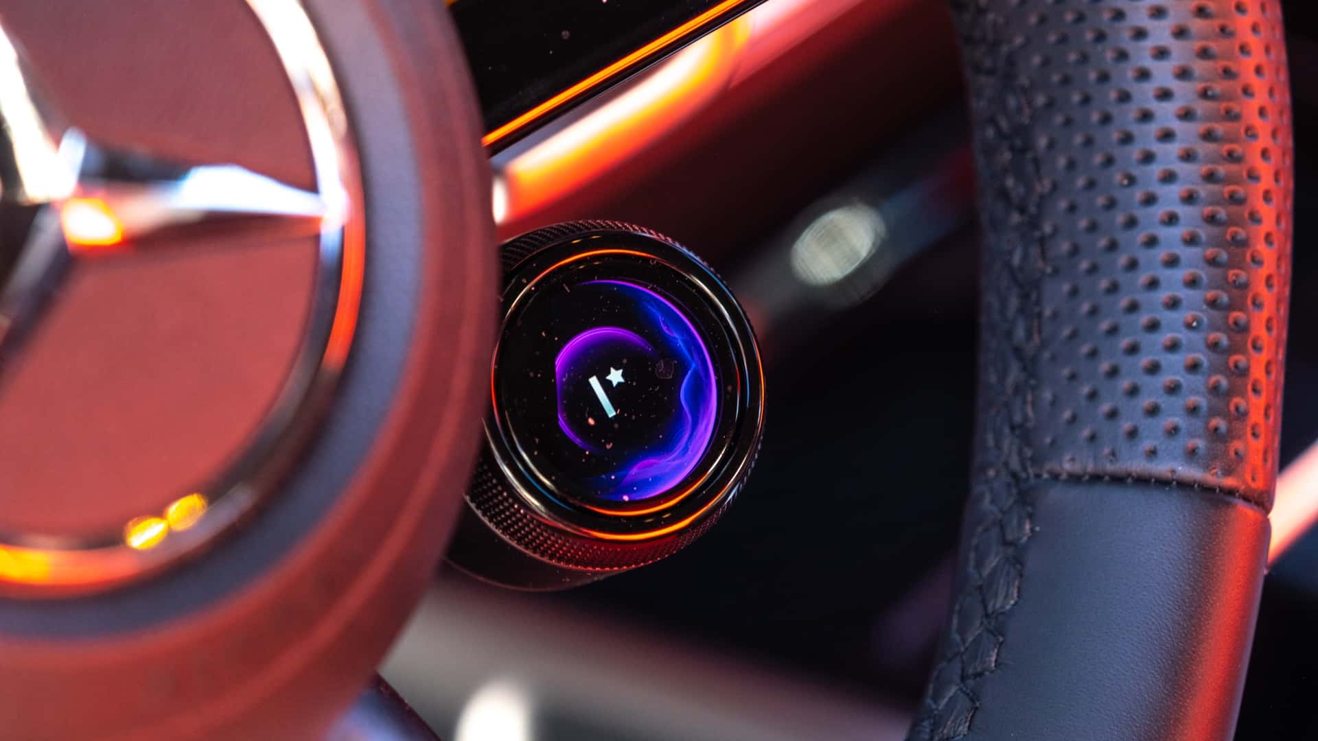 https://cdn.motor1.com/images/mgl/L3k2EL/s1/2024-merceds-amg-glb35-review.jpg