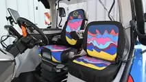 New Holland T7.300 wrappato in edizione speciale