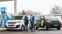 Opel consegna due Vivaro-e HYDROGEN a H2 MOBILITY Germany