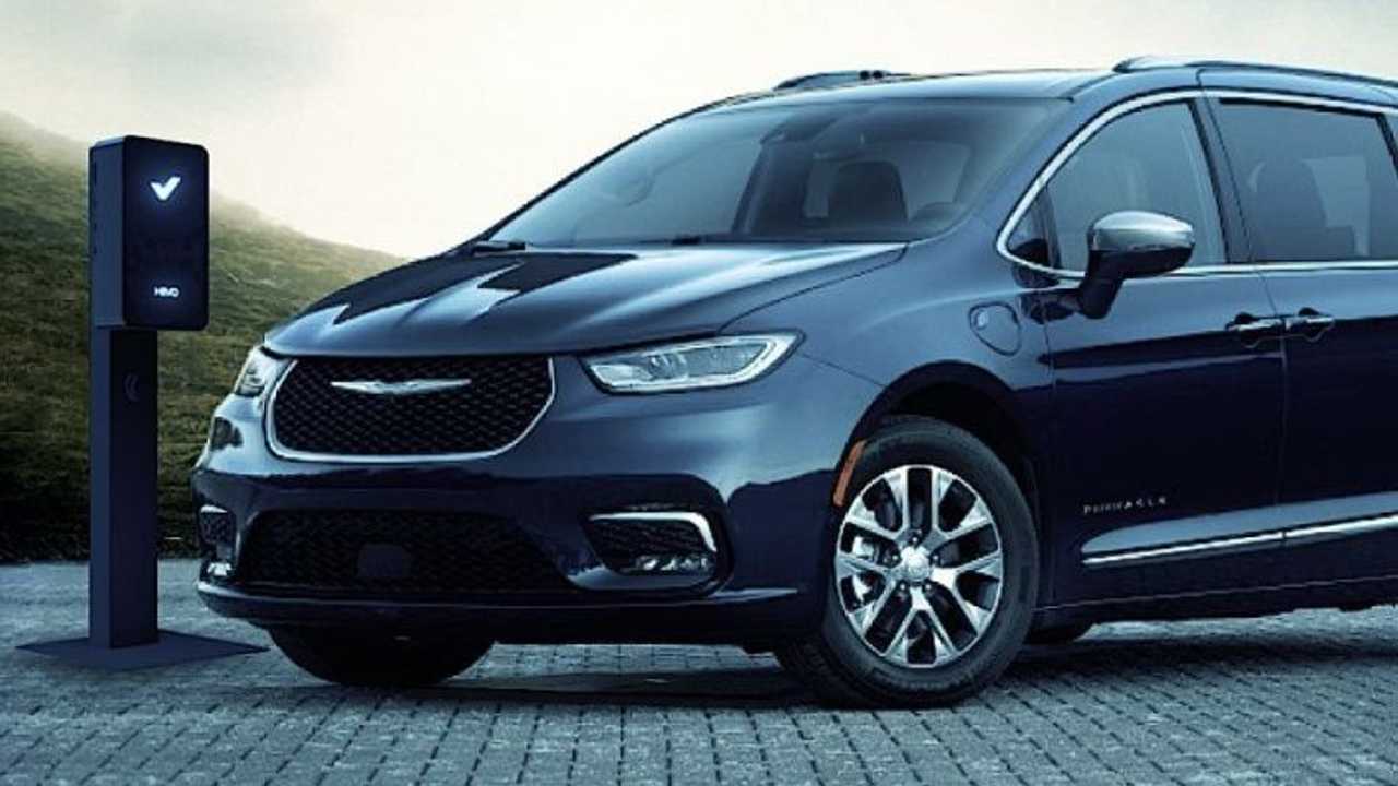 La Chrysler Pacifica con ricarica a induzione di Hevo
