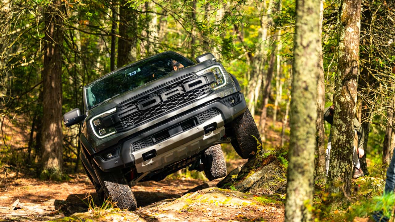 Chevrolet Colorado ZR2 Bison ve Ford Ranger Raptor ve Toyota Tacoma Trailhunter Karşılaştırması