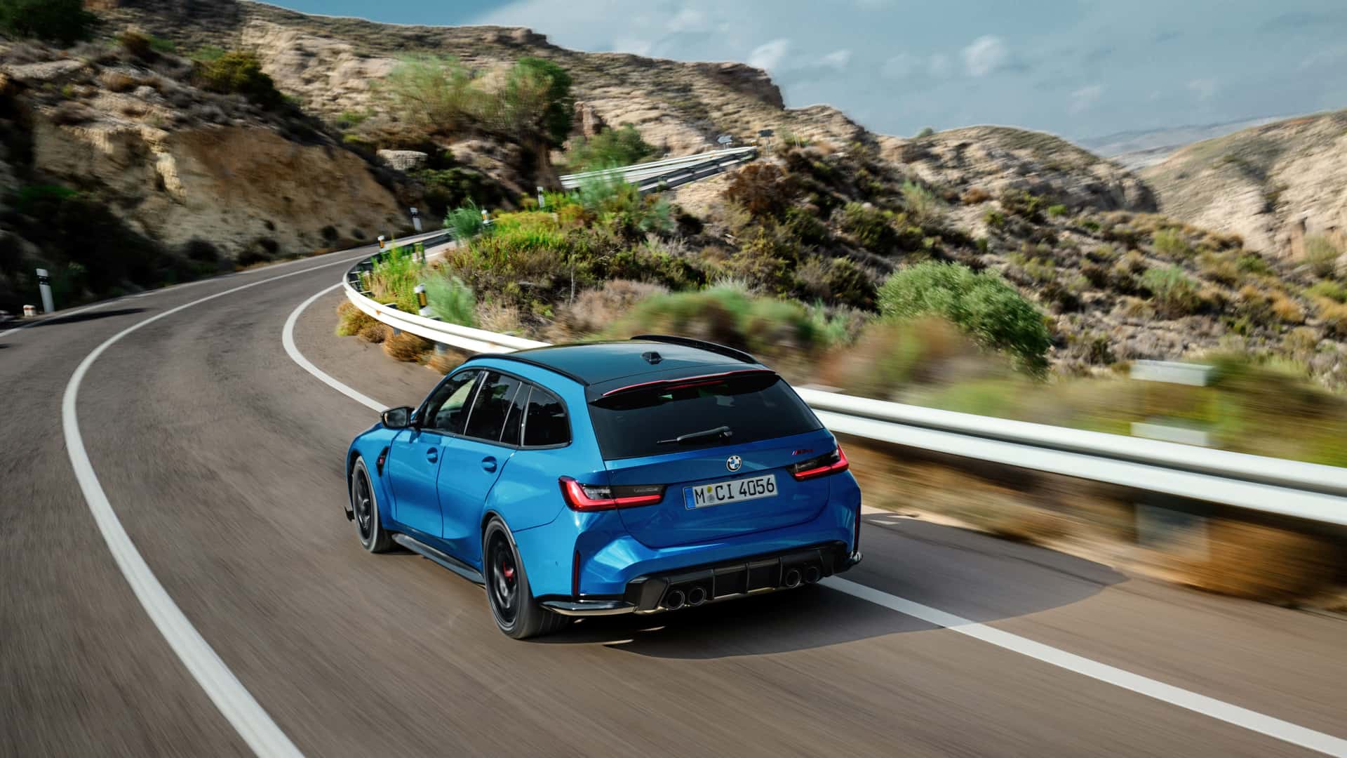 https://cdn.motor1.com/images/mgl/L3xN2L/s1/bmw-m3-cs-touring-2025.jpg