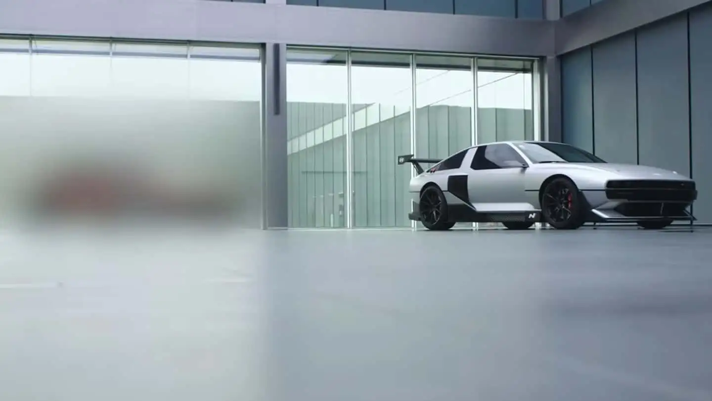 hyundai-n-vision-74-teaser.webp
