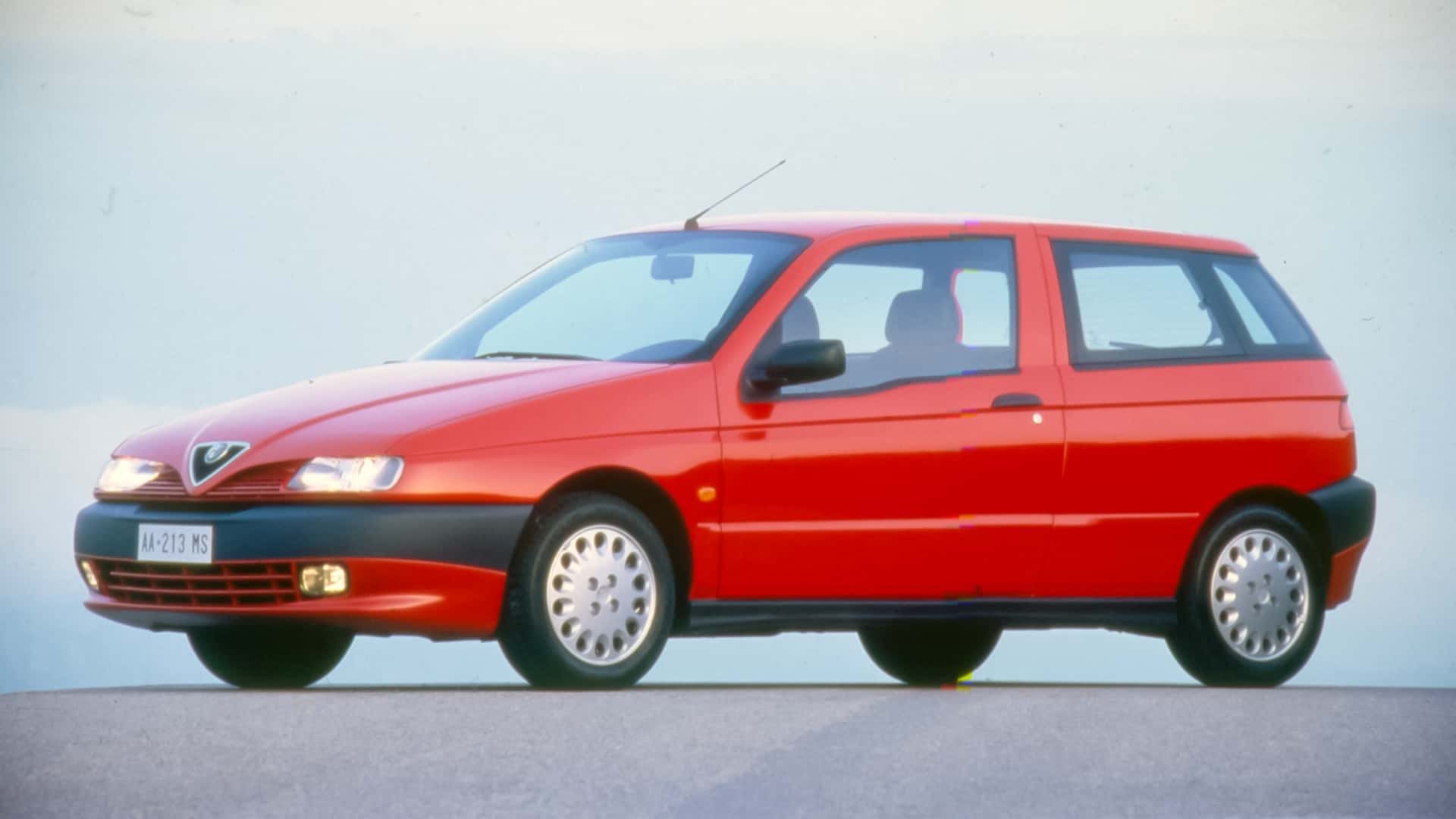 Alfa Romeo 145/146 (1994-2000): A case for fans?