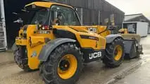 JCB: tutta la gamma per il 2025