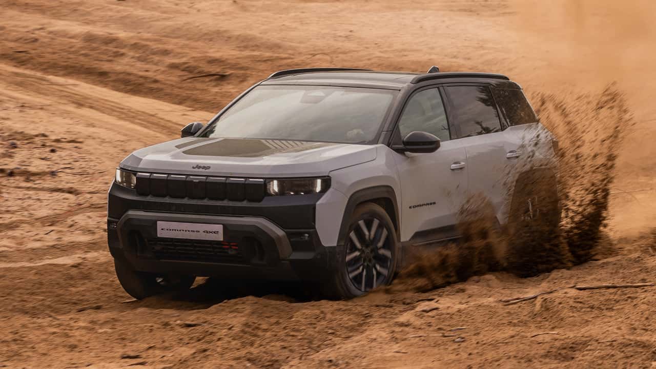Jeep Compass 4xe im Gelände