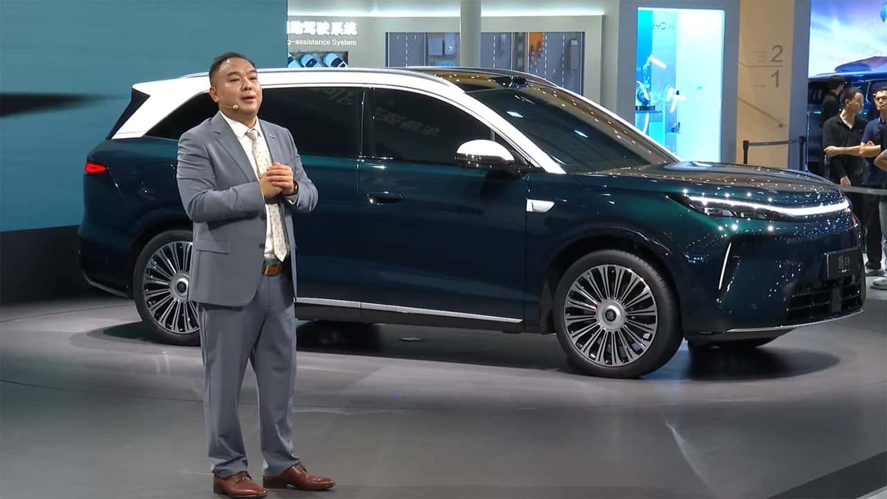 Novo BYD Tan 2027 é lançado com 850 km de autonomia e recarga de 5 minutos na China
