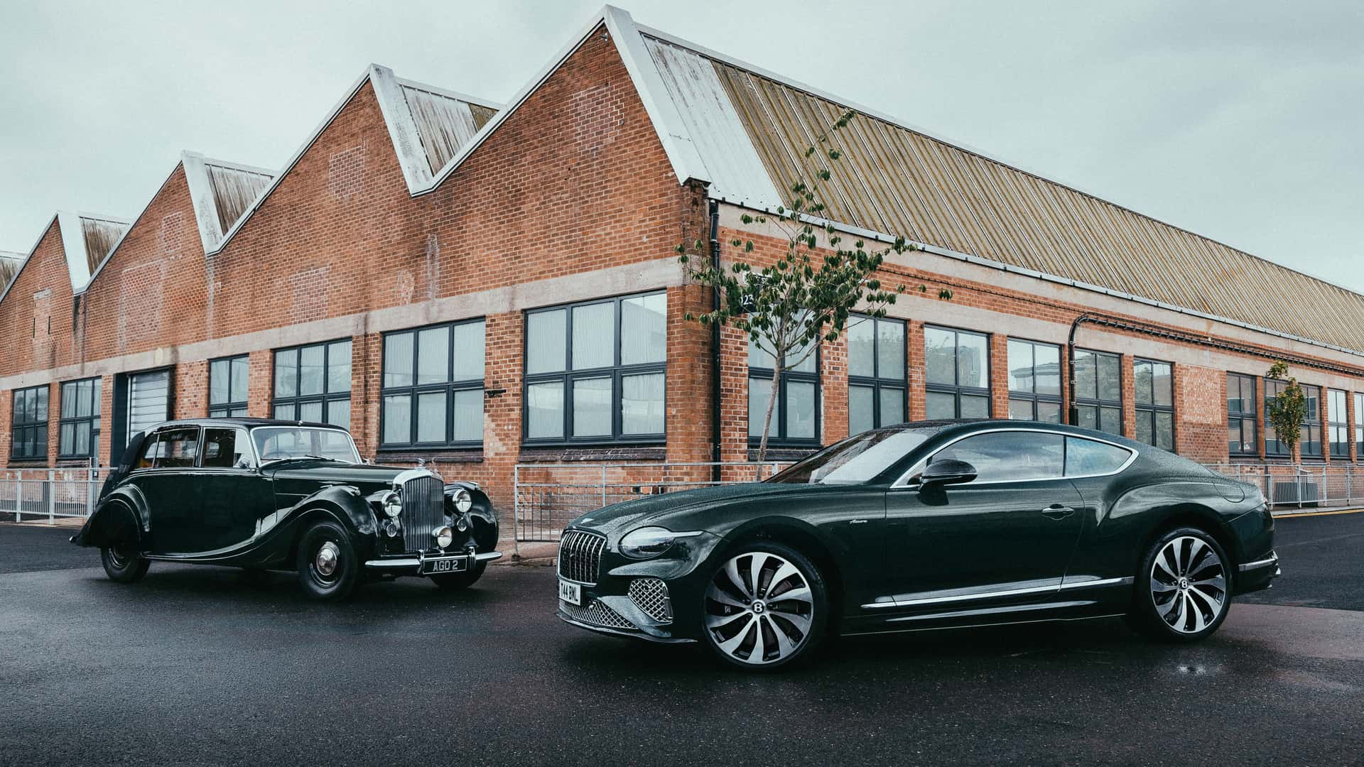 賓利慶祝克魯工廠80週年，推出致敬首款Mark VI的Continental GT Azure特別版