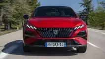Peugeot 408 Plug-In Hybrid (2026), la prova su strada di Motor1.com