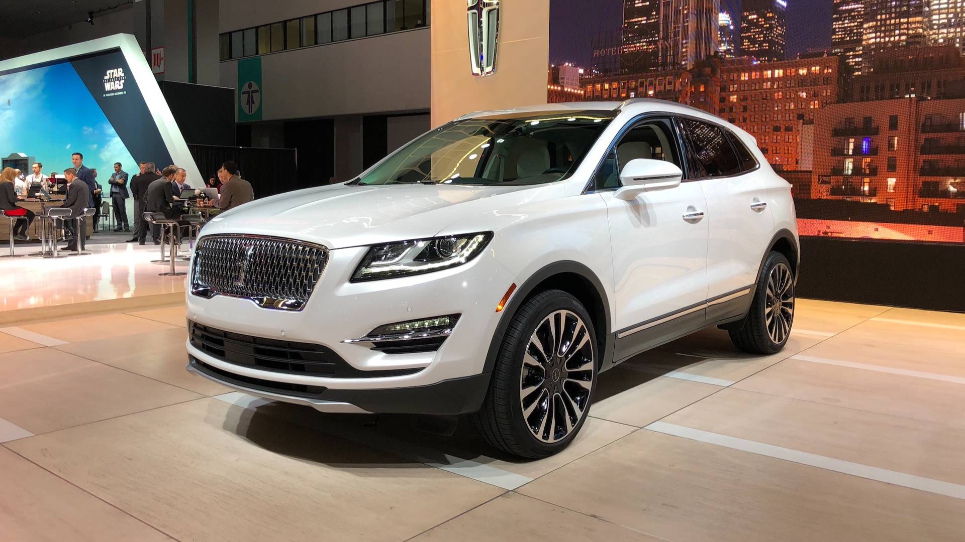 Lincoln Mkc Gets A Fresh Face For 2019