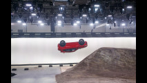 Jaguar E-Pace, il salto record con avvitamento