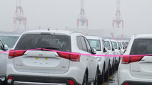 2016 Mitsubishi Outlander facelift spy photo