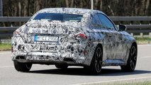 BMW 2er Coupé (2021) mit weniger Tarnung erwischt