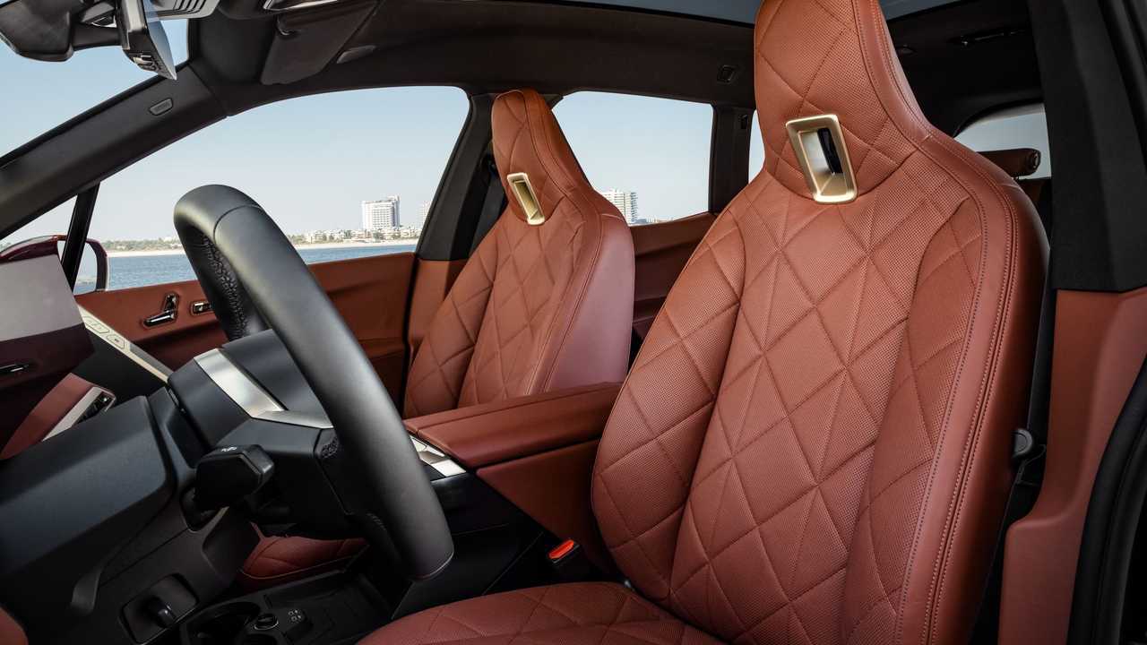 BMW iX (2021)