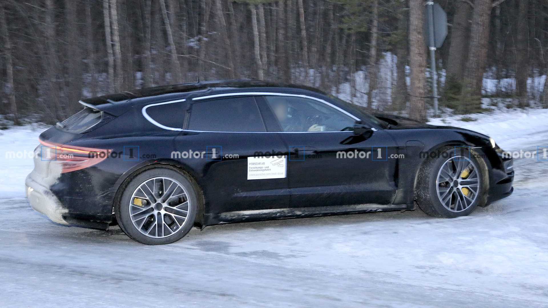Porsche Taycan Cross Turismo Spy Photo