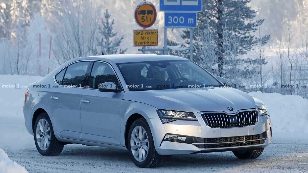2019 Makyajlı Skoda Superb Casus Fotoğraflar
