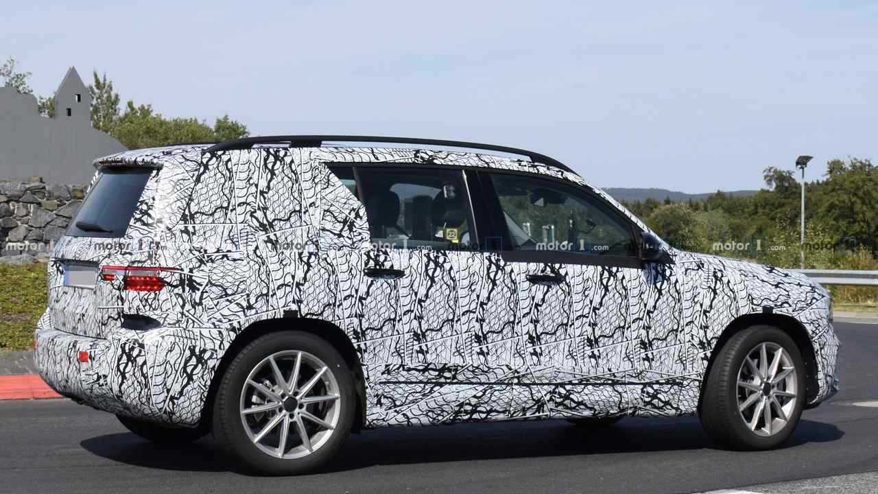 Mercedes GLB spy photo